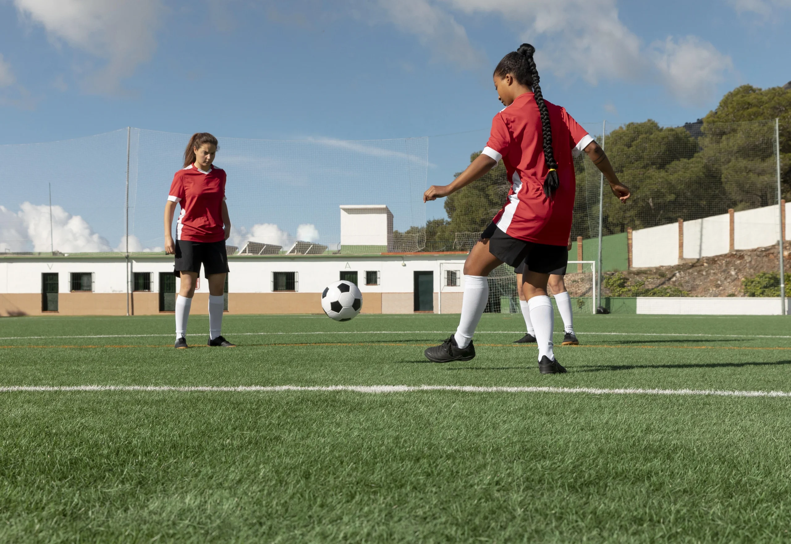 full-shot-women-playing-football